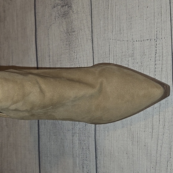 Steve Madden Women's Camryn Suede Booties w/ Block Heels Tan Size 8 - Picture 10 of 14
